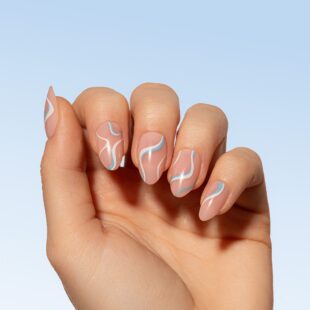 Verträumte Nägel zum Aufdrücken