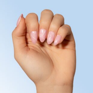 Marmornägel drücken auf